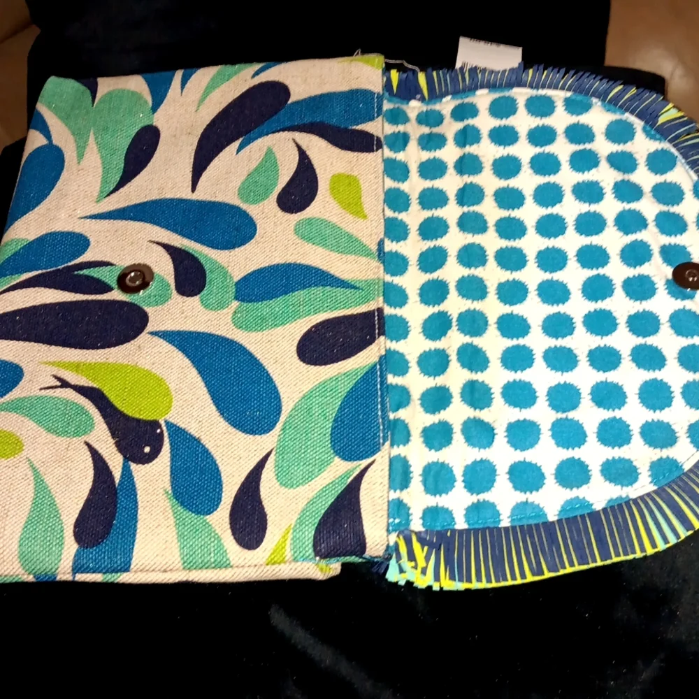 Vera Bradley Clutch - Picture 5 of 7
